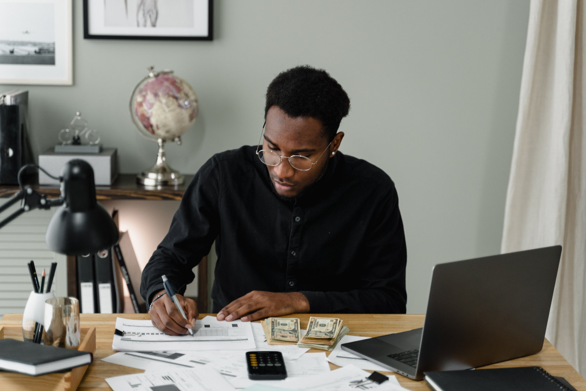 Money problems in marriage can be solved
